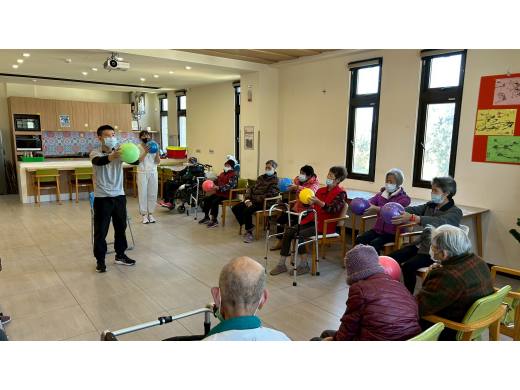 金湖日照-瑜珈球運動&套圈圈