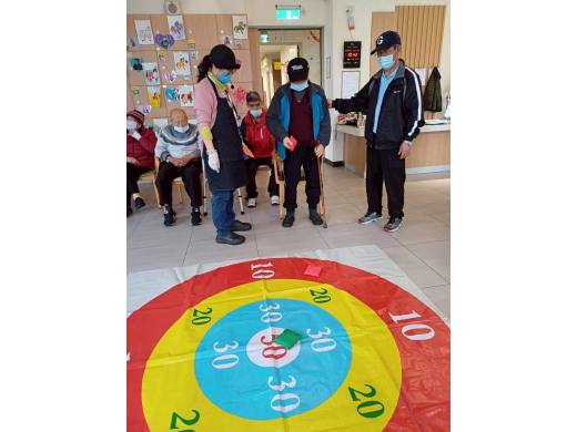 金湖日照-沙包往紅心丟